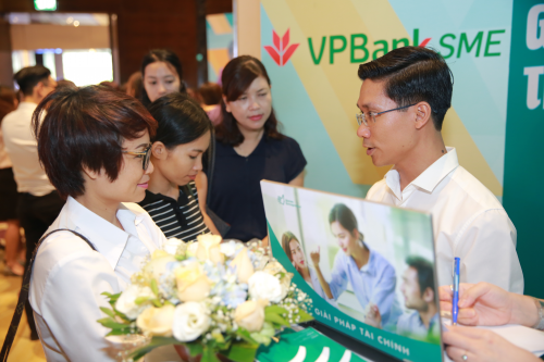 VPBank đã tổ chức nhiều sự kiện hỗ trợ phi tài chính dành cho SME. Thông tin chi tiết liên hệ: 1900 545 415 hoặc 024 3928 8880 hoặc website: http://www.vpbank.com.vn/.