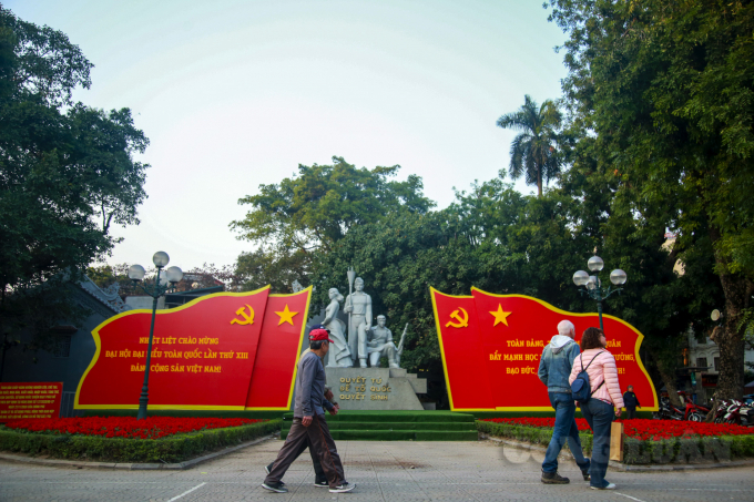 Hà Nội: Đường phố rực rỡ cờ hoa chào mừng Đại hội đại biểu toàn quốc lần thứ XIII của Đảng 13