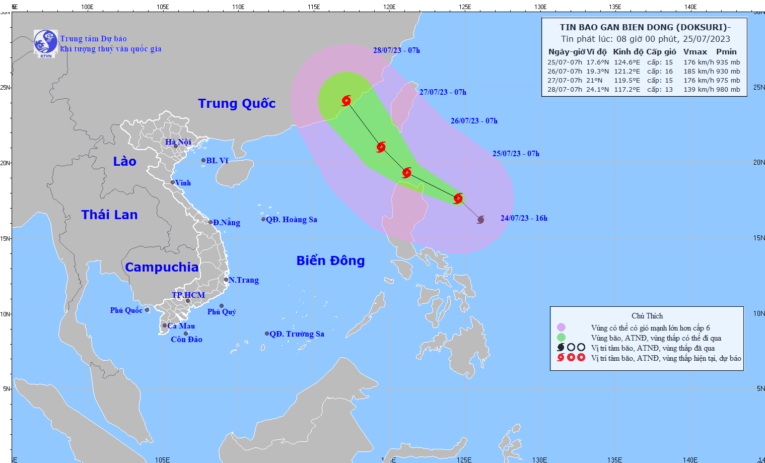 Bão DOKSURI giật trên cấp 17, khả năng trở thành siêu bão tiến gần Biển Đông - Ảnh 1
