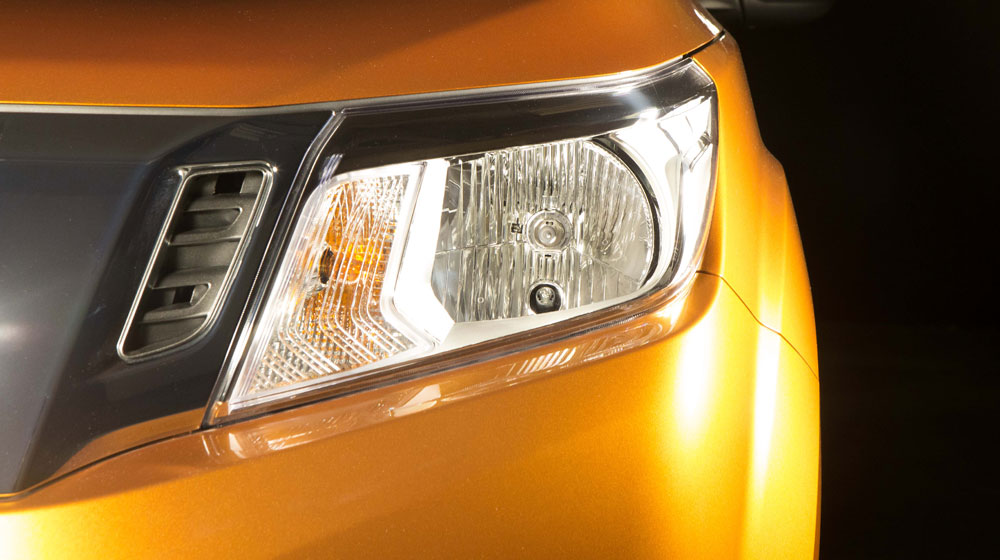 Đèn xe Nissan Navara 2015