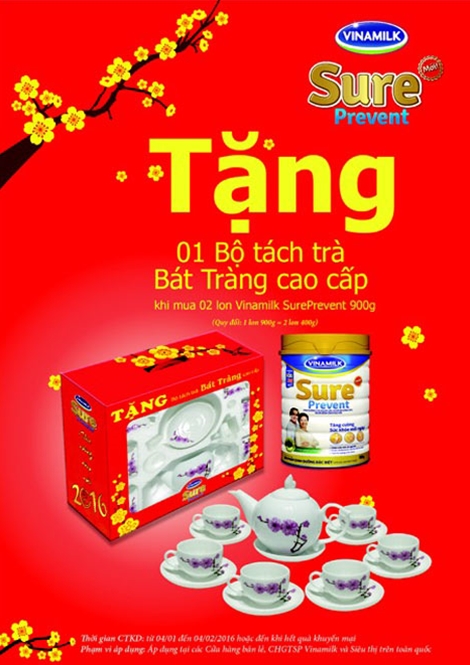 Khi mua 2 hộp Vinamilk Sure Prevent, khách hàng sẽ được tặng bộ tách trà gốm Bát Tràng cao cấp.