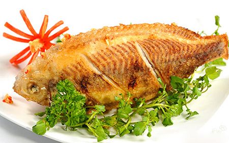Ăn cá khi đói khiến cho nguy cơ phát tác bệnh gout tăng lên.