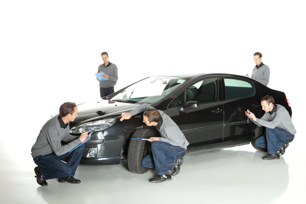 Trước khi tiến hành mua xe, khách hàng nên tìm hiểu phí bảo hiểm cho ô tô ở nhiều công ty khác nhau