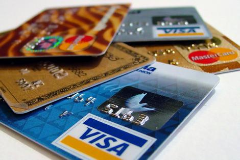 Cần tránh xa 5 khoản chi tiêu bằng thẻ tín dụng