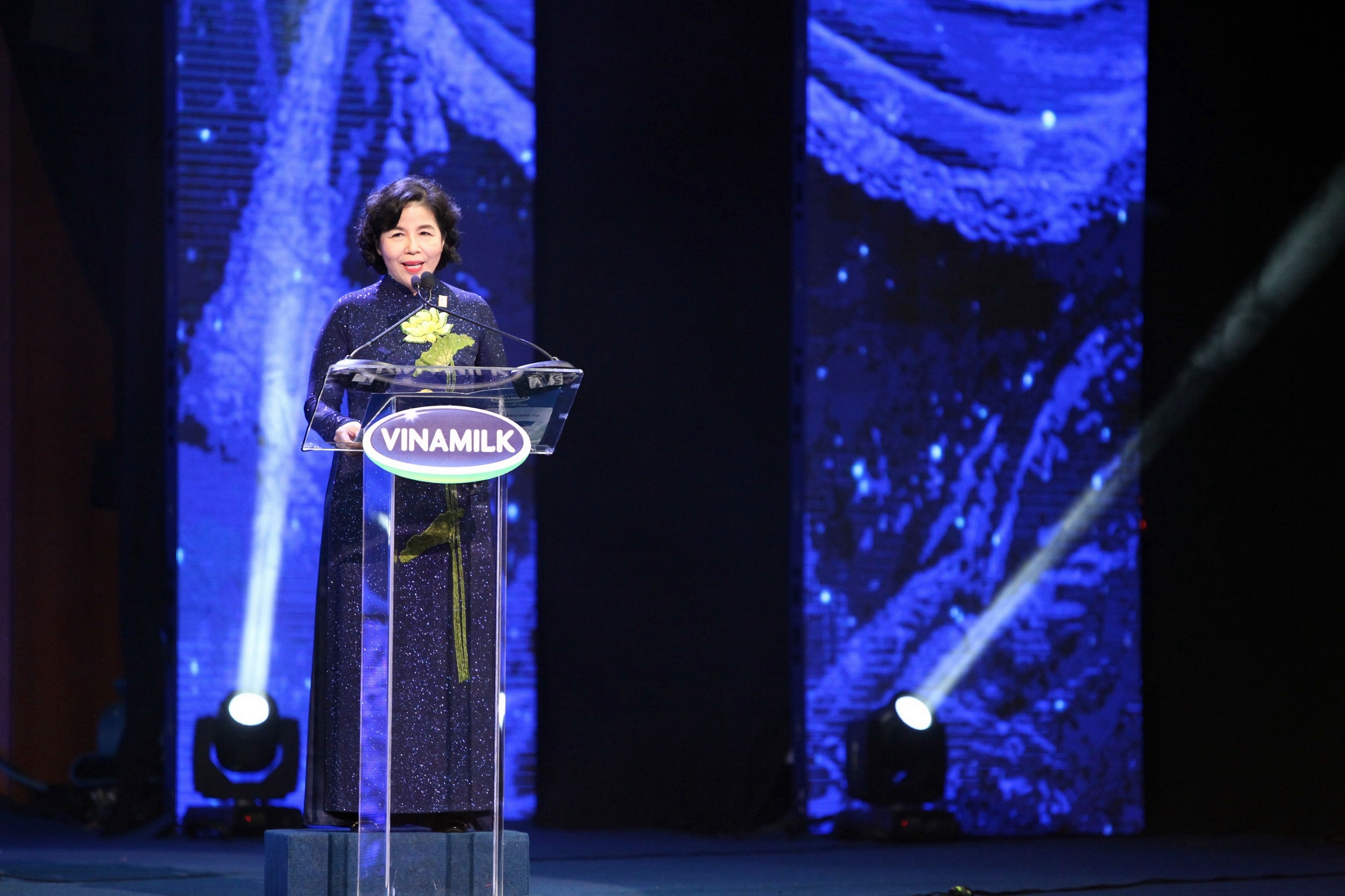 Bà Mai Kiều Liên-Tổng Giám Đốc Công ty cổ phần Sữa Việt Nam (Vinamilk) phát biểu khai mạc Lễ kỷ niệm 40 năm thành lập công ty.
