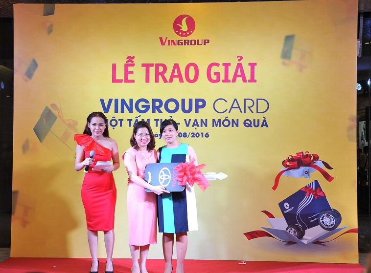 Chị Lê Thị Thu Hà đã trúng giải Nhất, rinh về nhà xe sang Camry trị giá 1,4 tỷ.