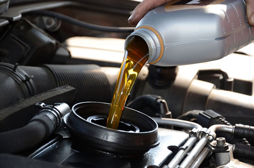 Sai lầm cần tránh khi thay dầu nhớt ô tô.