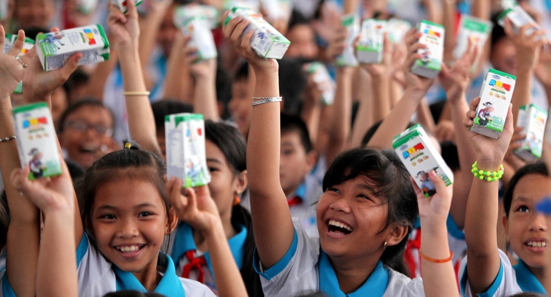 Từ năm 2008 đến nay, trải qua 9 năm hành trình Quỹ sữa Vươn Cao Việt Nam, Vinamilk đã đem đến cho hơn 373 ngàn trẻ em khó khăn tại Việt Nam gần 30 triệu ly sữa, tương đương 120 tỷ đồng.