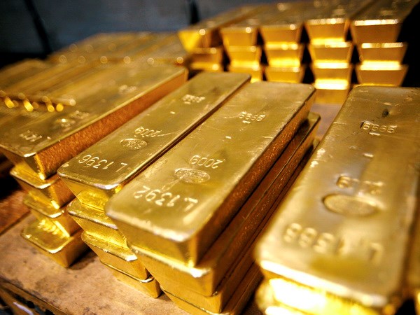 Ngày 1/11: Giá vàng SJC tăng ngược chiều giá vàng thế giới, giá USD biến động nhẹ.