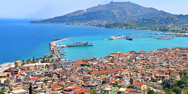 Chú thích ảnh: Một hòn đảo của Hy Lạp, nơi thu hút du khách với những cảnh quan tươi đẹp cùng và màu nước biển xanh ngắt. Ảnh: Bluehorizonzante.