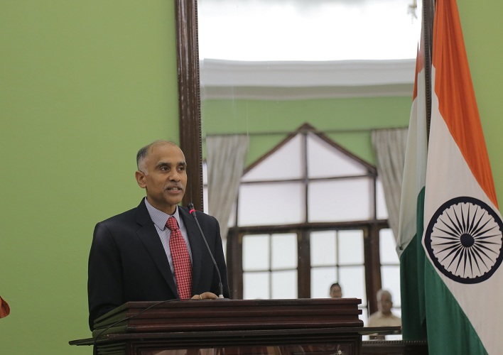 Ông: Parva Thaneni Harish: Đại sứ Ấn Độ tại Việt Nam phát biểu tại buổi họp báo.
