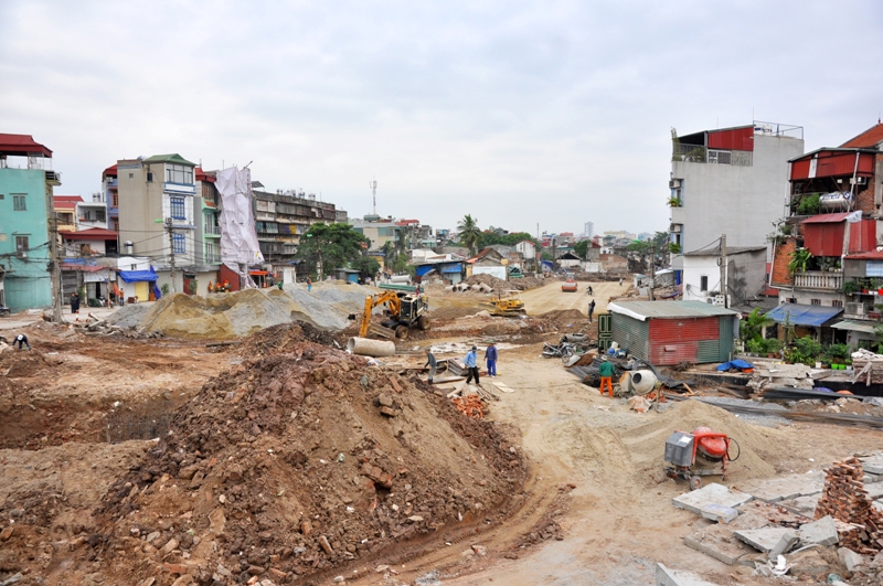 Dự án đường Vành đai 1 (đoạn Ô Đống Mác - Nguyễn Khoái) có chiều dài 570 m, rộng 50m, được UBND thành phố Hà Nội phê duyệt vào cuối năm 2005 với tổng mức đầu tư là 383 tỷ đồng.