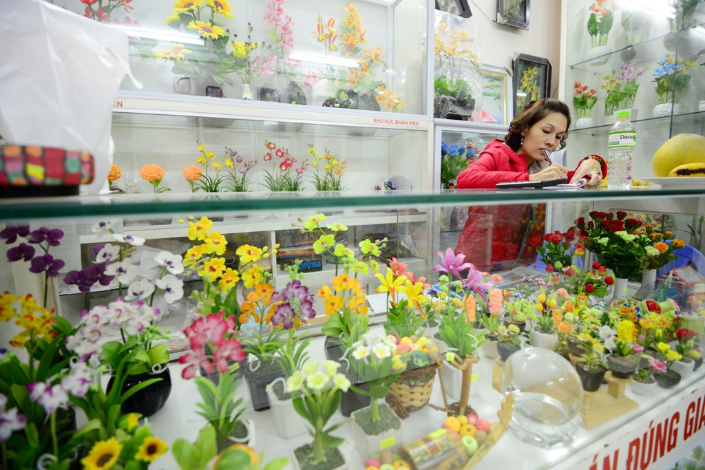 Tại một shop hoa đất Hương Thủy trên phố Trần Quang Diệu.