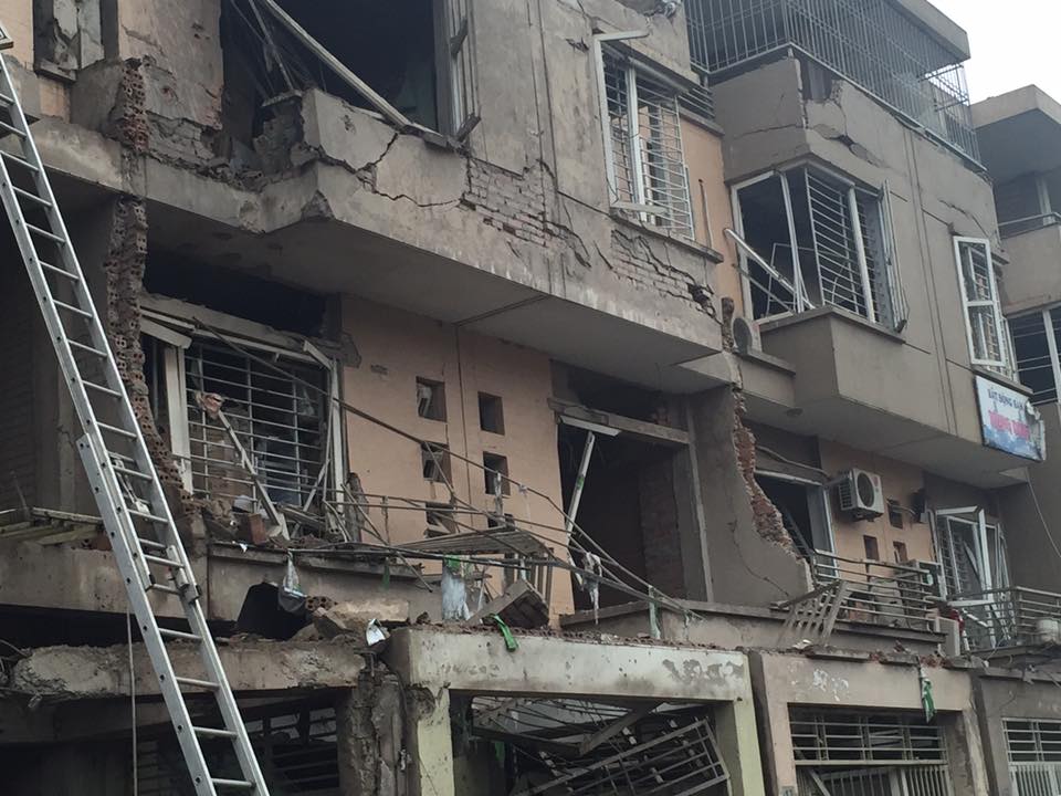 Khung cảnh đổ nát sau vụ nổ tại khu đô thị Văn Phú.