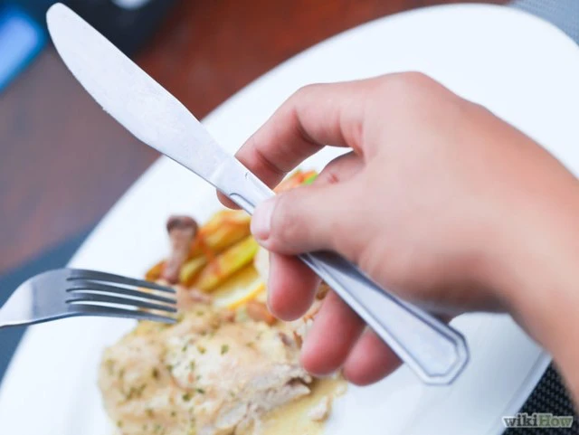 Cách sử dụng dao và nĩa ăn món Tây đúng kiểu Ảnh 8
