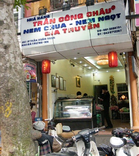 Cửa hàng giò chả Trần Công Châu