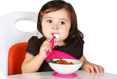 Lệch cấm với một số thức ăn sẽ dẫn đến trẻ dần sợ hãi và trốn tránh các món ăn chính