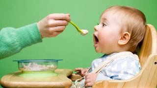 Cho trẻ ăn khi trẻ đói​