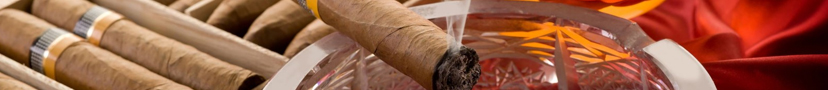 Hút xì gà không đơn giản chỉ châm lửa rồi hà hơi ra từ từ. Nó tượng trưng cho một nghệ thuật, phong cách lịch sự với một nền văn hóa lâu đời.