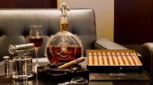 Khi hút xì gà nên dùng với rượu nào tùy thuộc theo từng loại xì gà
