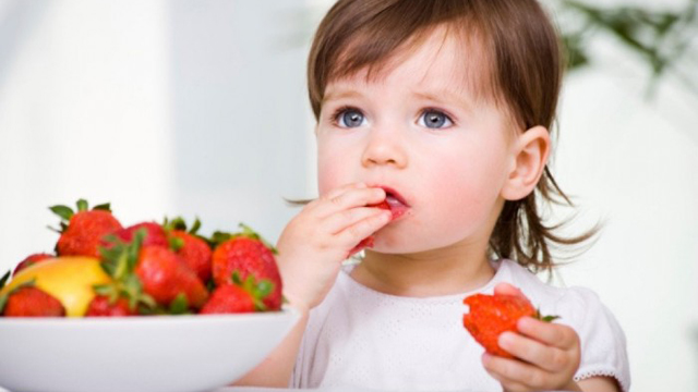 Chế độ dinh dưỡng cho bé 1 tuổi rất quan trọng​