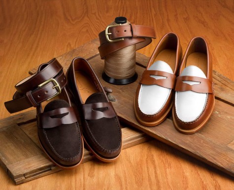 Một kiểu giày phù hợp cho thời trang công sở lẫn casual.