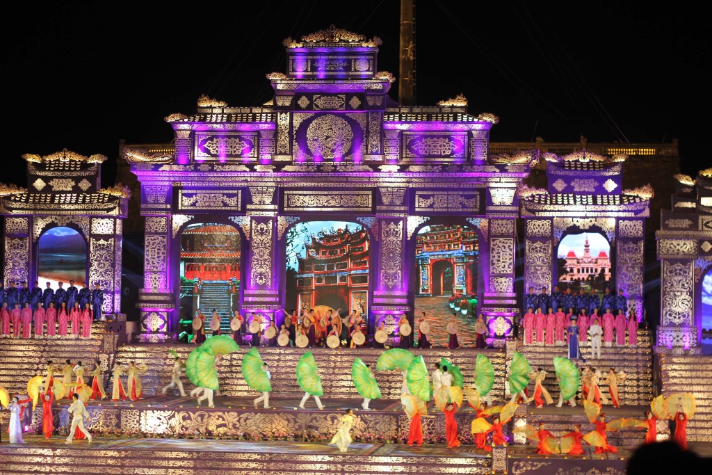 Có rất nhiều chương trình nghệ thuật đặc sắc được diễn ra trong suốt lễ hội Festival Huế 2016