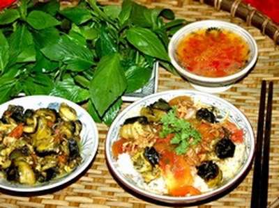 Bún ốc nguội là 1 món ăn dân dã và chỉ của riêng Hà Nội.
