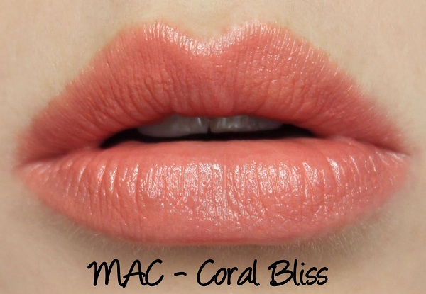 Nếu bạn e ngại màu cam san hô khiến da bạn trở nên nhợt nhạt thì MAC Cremesheen + Pearl Lipstick Coral Bliss với tông san hô hồng yểu điệu sẽ là một sự lựa chọn không tồi.