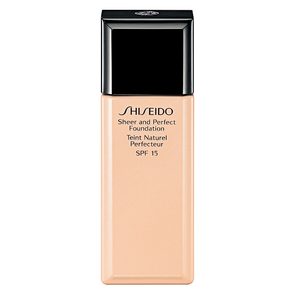 Phấn nền Shiseido Sheer and Perfect SPF 18 giúp che dấu sự xuất hiện của mụn và thu nhỏ lỗ chân lông