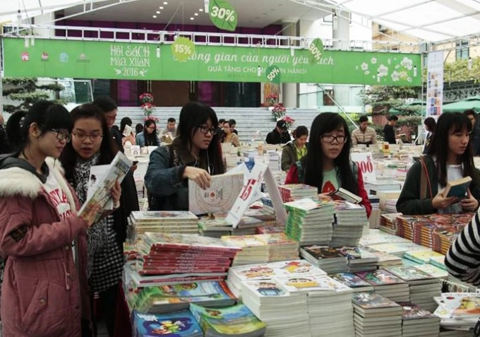 Hội chợ cung cấp hơn 5000 tựa sách đến từ 3 NXB tại Bảo Tàng Phụ Nữ, 36 Lý Thường Kiệt, Hà Nội