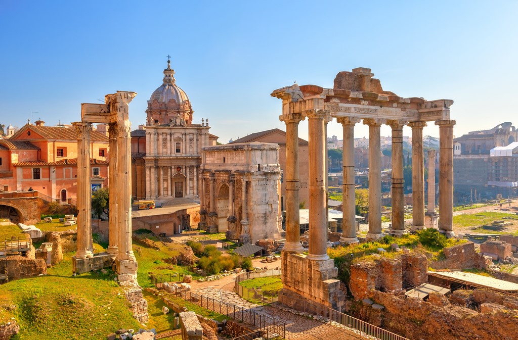 Rome Italy có hơn 3.000 năm lịch sử hiện hữu trong các tác phẩm nghệ thuật, kiến trúc và văn hóa.