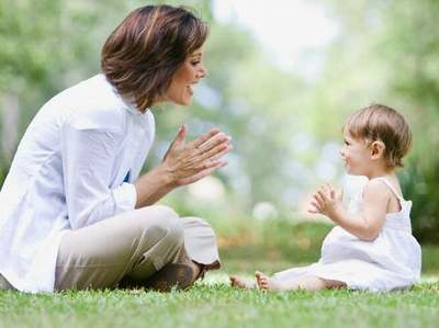 Cảm xúc chính là một trong những cách đầu tiên để các em bé giao tiếp với thế giới bên ngoài. 