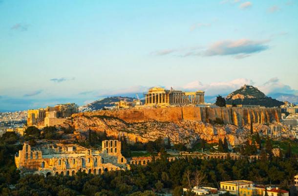 Thành cổ Acropolis ở Athens, Hy Lạp, trên đỉnh là đền thờ Parthenon. 