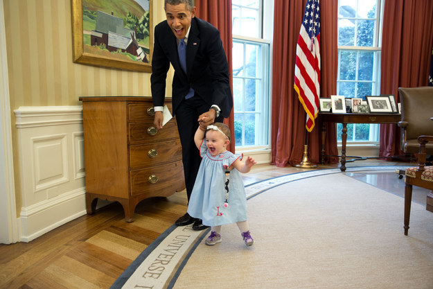 Đều sẽ là những giây phút tuyệt vời nhất trong một ngày dài của Tổng thống Obama. (Ảnh: White House)