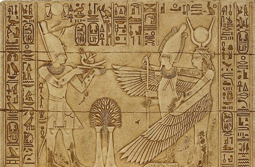 Pharaoh đang dâng cúng lễ vật cho hai vị thần Osiris và Isis.