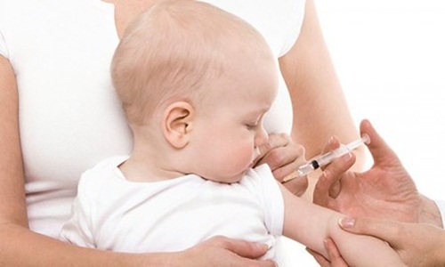Bị sưng khi tiêm phòng là phản ứng thường gặp nhất sau khi tiêm vắc xin nên mẹ không cần phải lo lắng