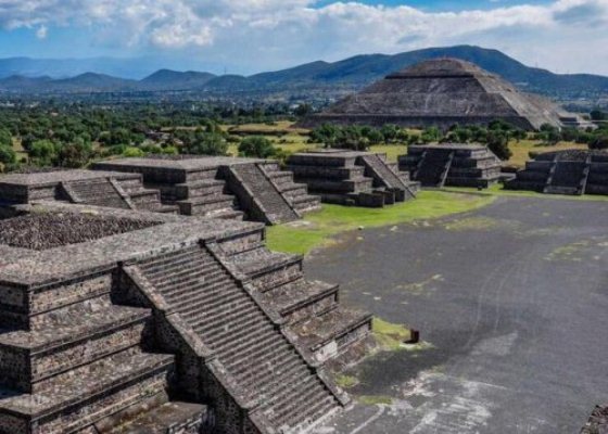 Kim tự tháp Mặt Trời ở Teotihuacan