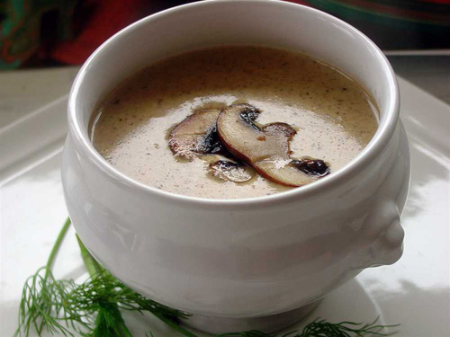 Súp nấm cũng được xem là món  súp bổ dưỡng cho bé trong ngày lạnh