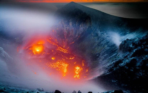 Núi lửa Colima hoạt động trở lại. Ảnh: Reuters