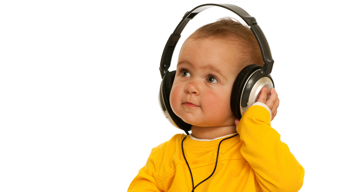 Cho trẻ nghe nhạc sai cách cũng gây nguy cơ điếc cho trẻ