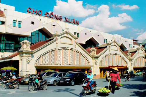 Chợ Đồng Xuân là một trong những trung tâm giao thương quan trọng của Hà Nội.