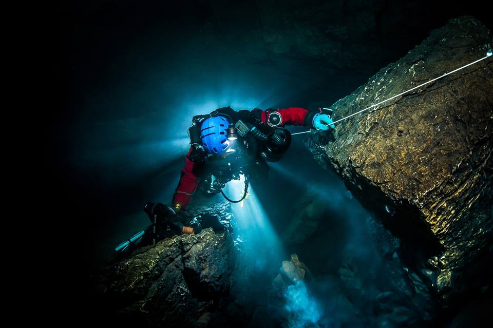 Phát hiện hang động dưới nước sâu nhất thế giới