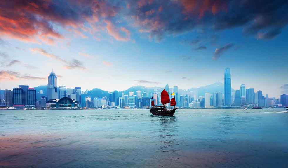 Hồng Kông là thành phố năng động nhất châu Á.- một nơi mà “Đông gặp Tây” với sự hòa quyện hoàn hảo của quá khứ cổ xưa và hiện đại. 