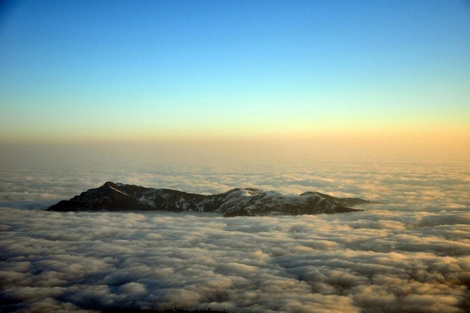 Bồng bềnh mây trắng trên đỉnh Fansipan