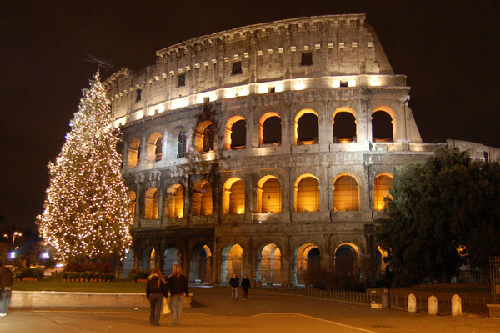 Giáng sinh rực rỡ ánh đèn ở Rome.