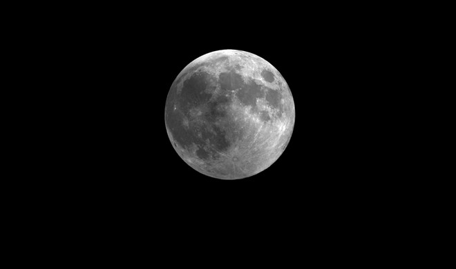 Nguyệt thực nửa tối xảy ra sẽ khiến một phần hoặc toàn bộ bề mặt Mặt Trăng mờ tối hơn so với thông thường.
