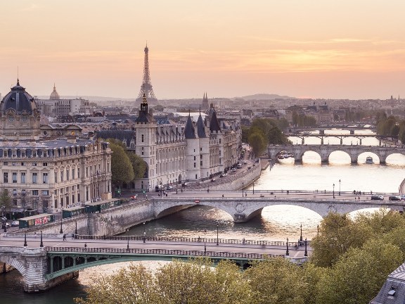 Paris là một mảnh đất lãng mạn và lịch sử đan xen 