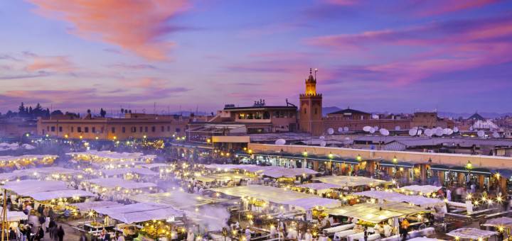 Là thành phố nằm ở phía Tây Nam Maroc, gần chân dãy núi Atlas. Hiện tại, Marrakesh phát triển nhanh chóng và trở thành một trong những trung tâm văn hóa, tôn giáo và kinh doanh quan trọng của Maroc nói riêng và châu Phi nói chung.
