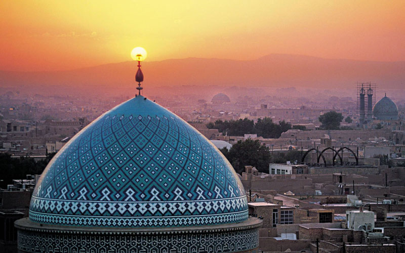 Là quốc gia ở Trung Đông, phía Tây Nam của châu Á, được bao quanh bởi núi và sa mạc. Vài năm trở lại đây, du lịch Iran bắt đầu khởi sắc và dần trở thành một trong những điểm nóng của du lịch thế giới.